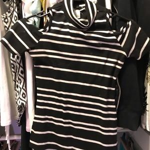 Striped crop top with turtleneck and cold shoulder